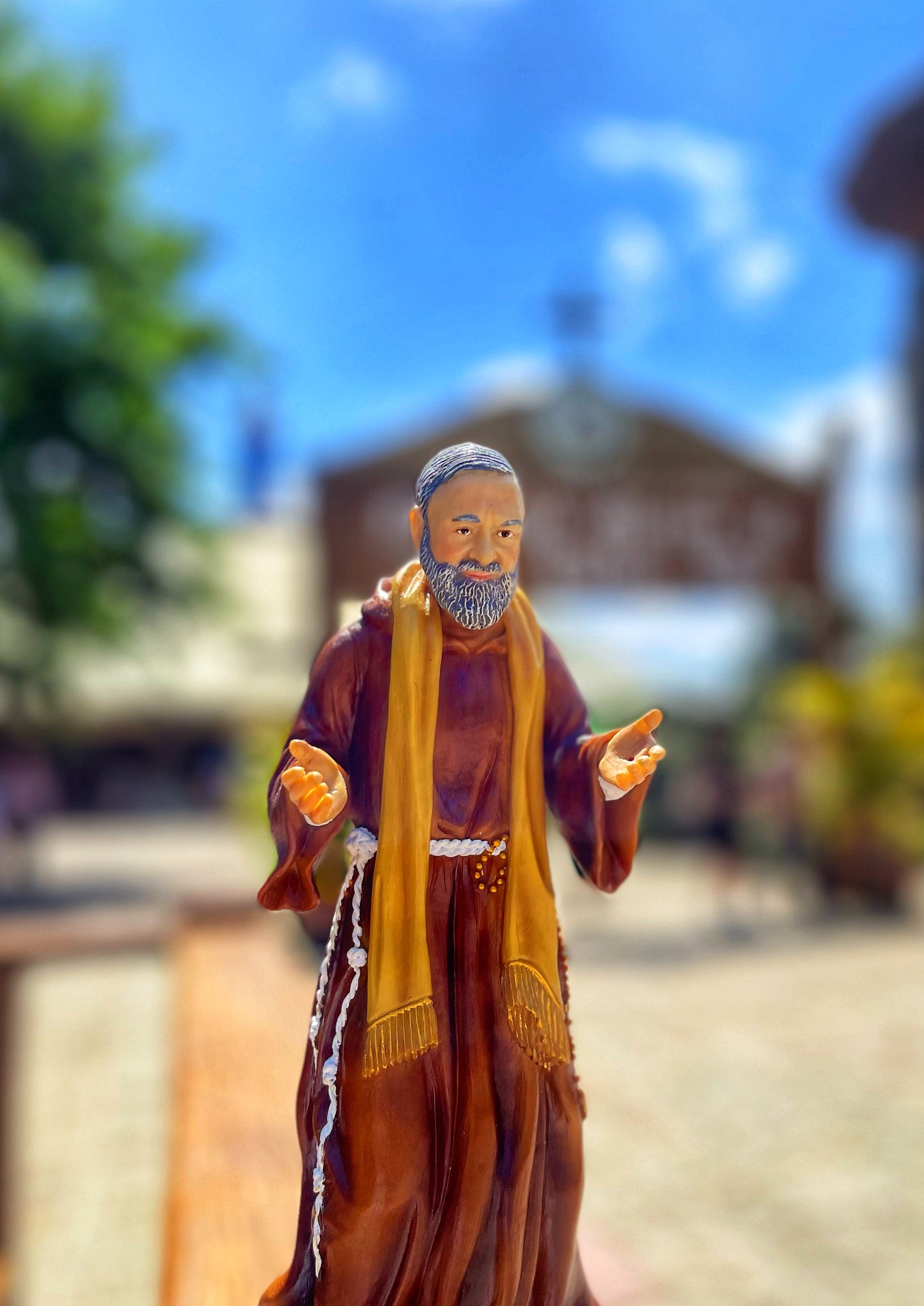 Embrace Faith: 12-Inch Padre Pio Statue with Open Arms and Stigmata