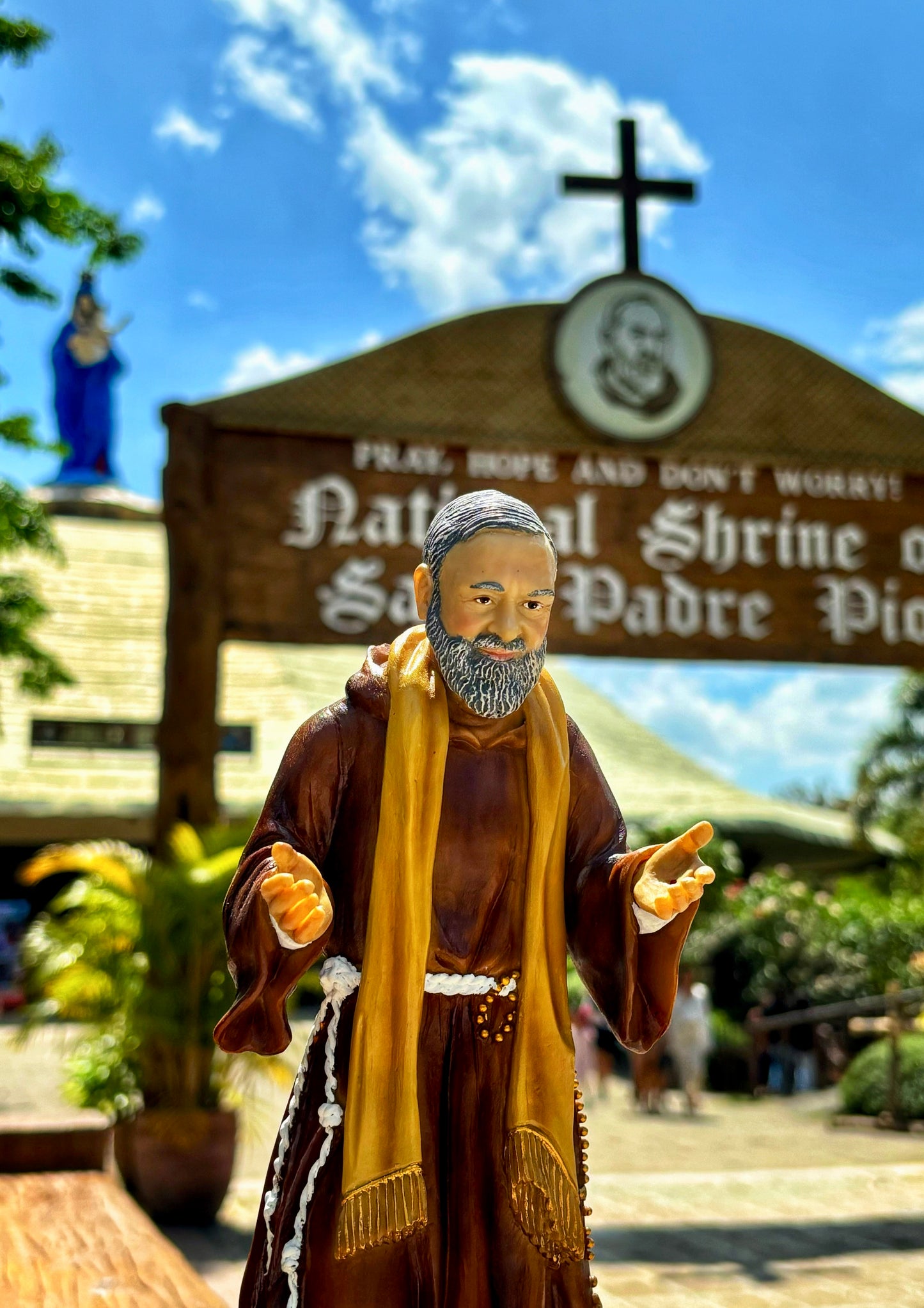 Embrace Faith: 12-Inch Padre Pio Statue with Open Arms and Stigmata