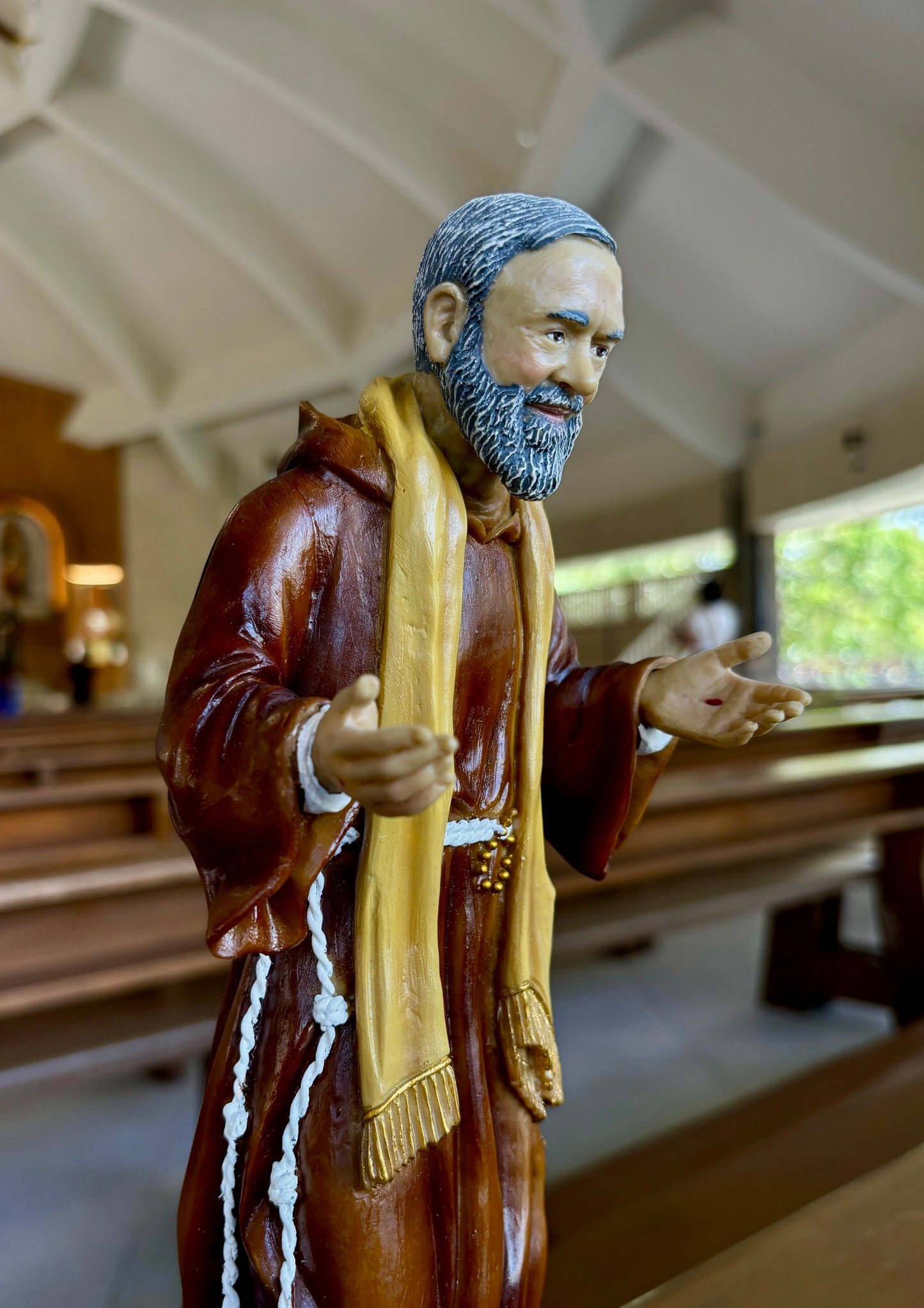 Embrace Faith: 12-Inch Padre Pio Statue with Open Arms and Stigmata